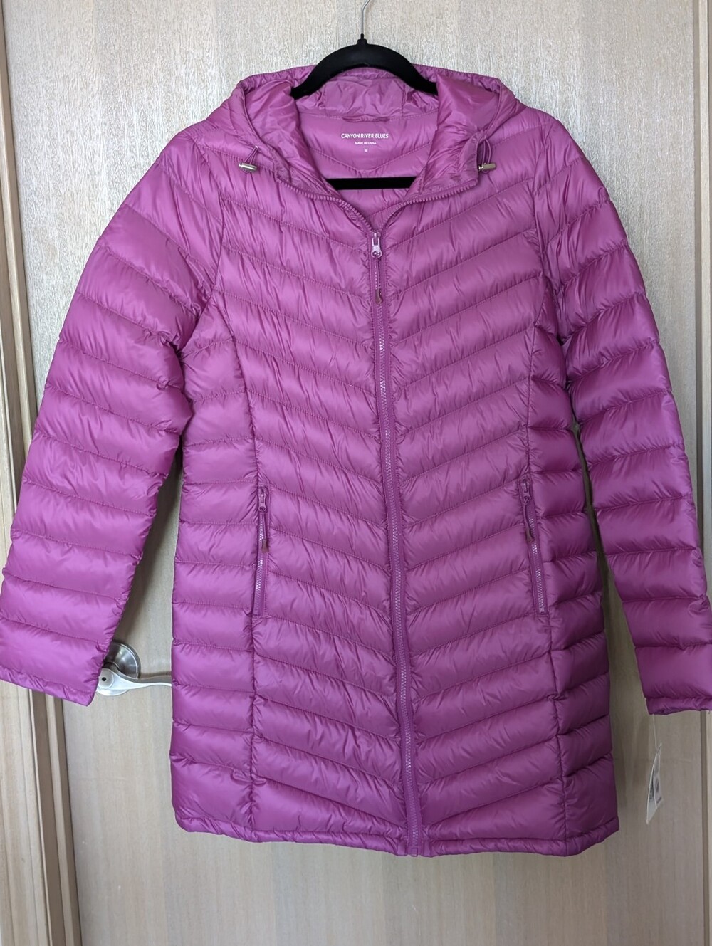 Lightweight Quilted Down Puffer Jacket | Attached Hood Zipper Pockets | Fuchsia